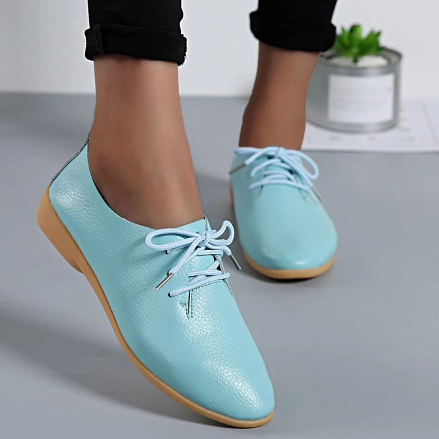 Women's Leather Lace Up Oxfords Sneakers Comfortable Slip-On Business Shoes Dressy Low Heel Walking Shoes Lightweight Breathable Sneakers